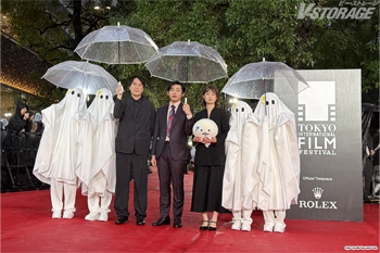 オリジナル⻑編劇場アニメーション『ghost／夜の果て』第39回東京国際映画祭 ⾳楽担当の君島⼤空が、プロデューサー陣と共にオープニングレッドカーペットに登場！劇中に登場する⼦供たちを模した“おばけ隊”も登場！